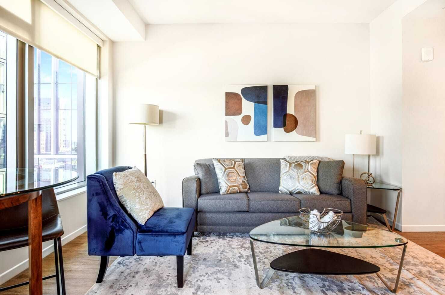 Luxury Apt In Seaport with Gym (ALX-609)