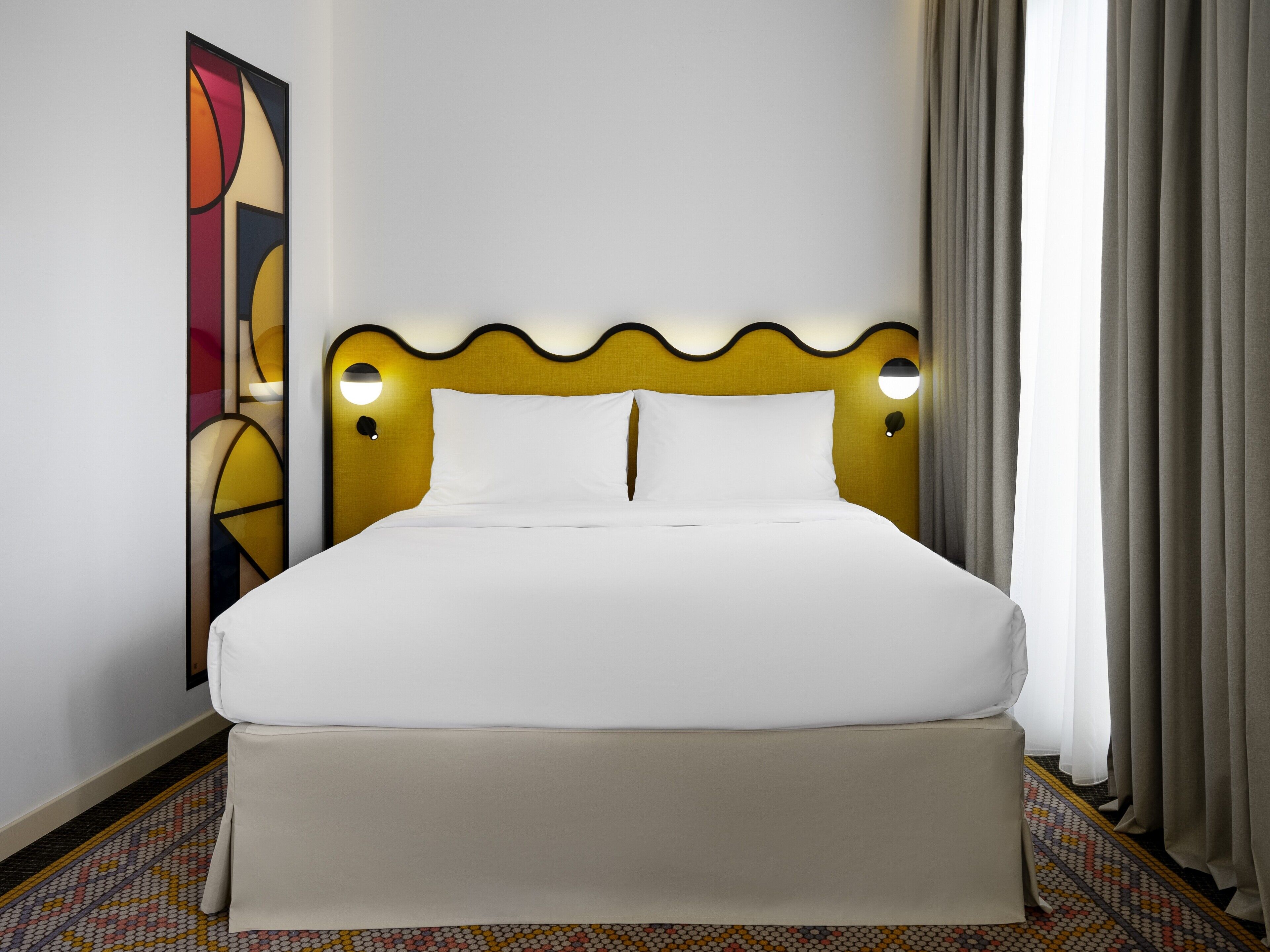 Deluxe Room, 1 Double Bed, Balcony | Hypo-allergenic bedding, minibar, in-room safe, desk