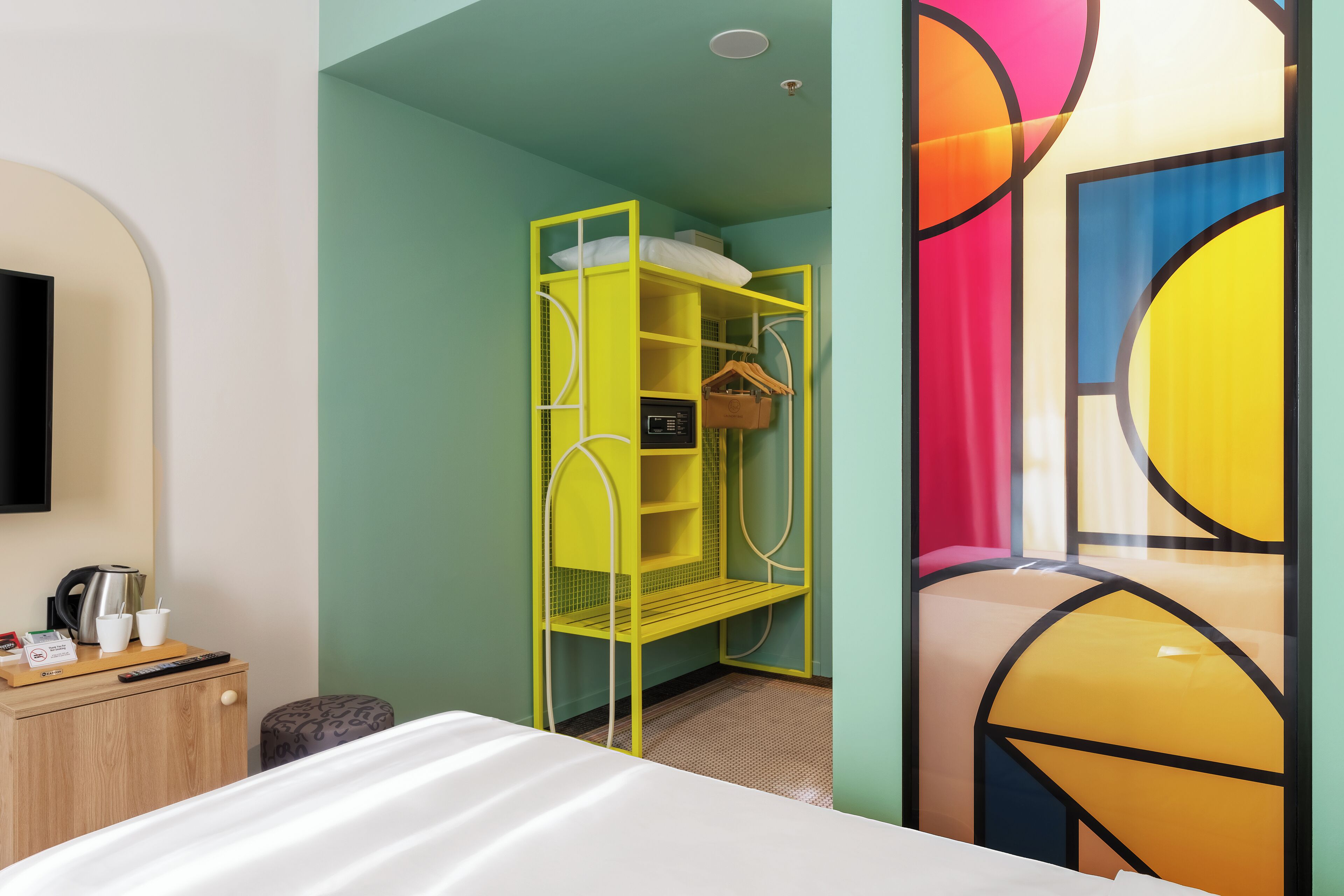Hypo-allergenic bedding, minibar, in-room safe, desk
