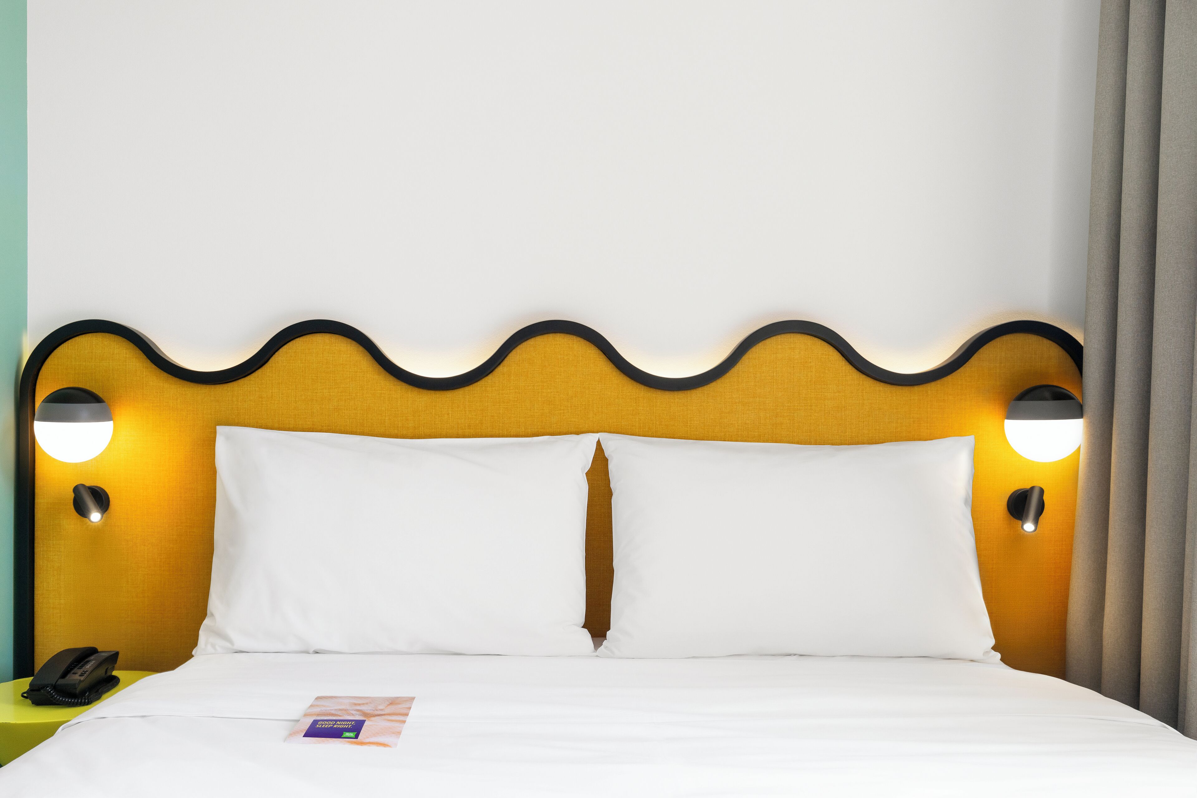 Standard Room, 1 Double Bed | Hypo-allergenic bedding available, minibar, in-room safe, desk