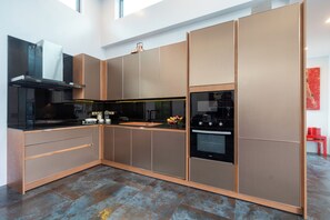 Design Villa, 2 Bedrooms, Pool View | Private kitchen | Fridge, microwave, oven, stovetop - Unique Style 2BR Pool Villa DannyLys  (Rawai)