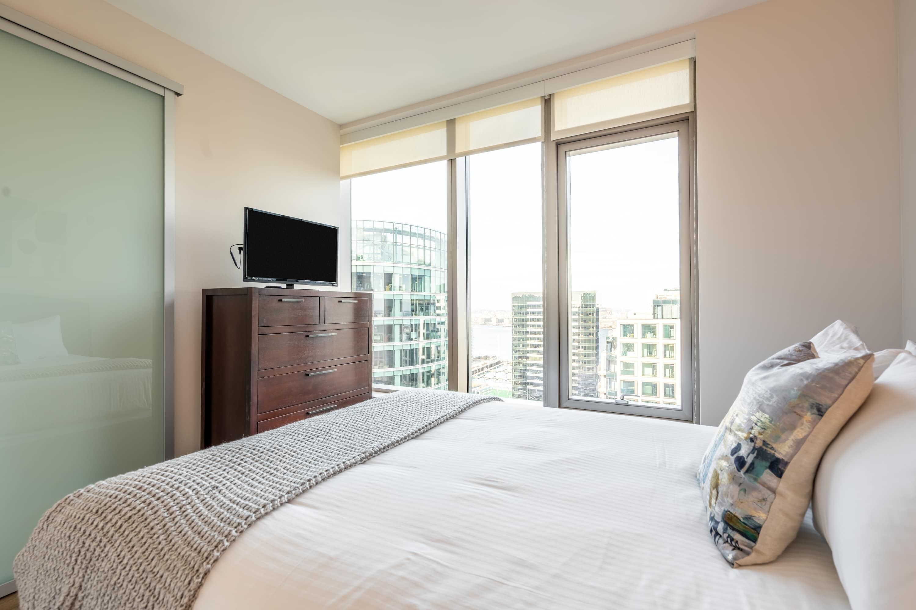 1 bedroom, desk, iron/ironing board, WiFi