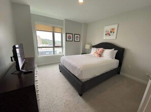 2 bedrooms, desk, iron/ironing board, WiFi