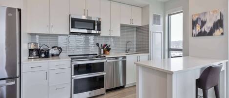 Fridge, microwave, oven, stovetop