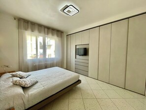 1 camera, ferro/asse da stiro, culla da viaggio, Wi-Fi gratuito