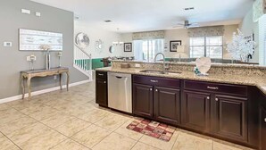 Interior - Palm Paradise Haven (Four Corners)