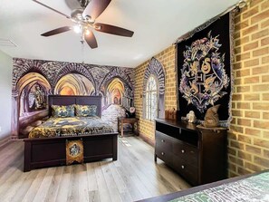 8 soverom, strykejern/-brett, reiseseng for barn og wi-fi (inkludert)