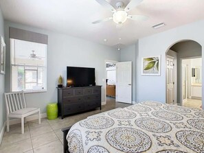 4 bedrooms, desk, iron/ironing board, free WiFi