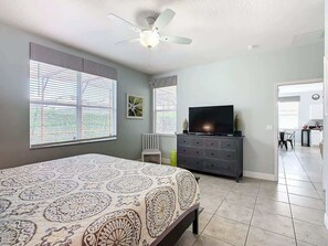 4 bedrooms, desk, iron/ironing board, free WiFi