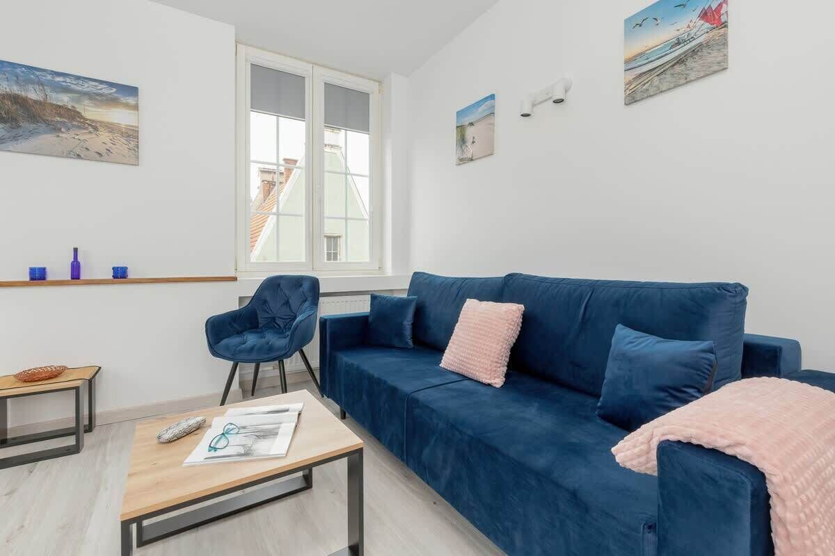 Una televisión, una oficina