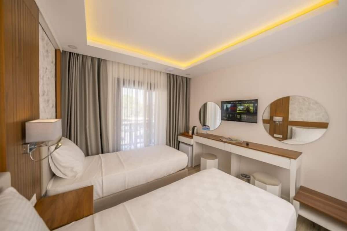 Minibar, in-room safe, desk, soundproofing