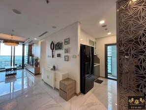 Presidential Apartment, 3 Bedrooms, Balcony, City View