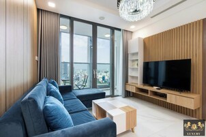 Design Apartment, 2 Bedrooms, Balcony, City View | Premium bedding, individually decorated, individually furnished, desk