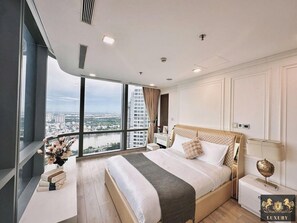 Signature Apartment, 4 Bedrooms, Balcony, City View | Premium bedding, individually decorated, individually furnished, desk - Landmark 81 Residences Luxury (Ho Chi Minh City)