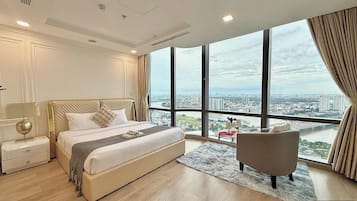 Signature appartement, 4 slaapkamers, balkon, uitzicht op de stad | Luxe beddengoed, individueel gedecoreerd, individueel gemeubileerd