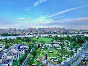 Apartamento de lujo, 1 habitación, balcón, vistas a la ciudad | Vistas a la ciudad