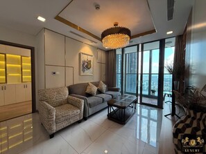 Presidential Apartment, 3 Bedrooms, Balcony, City View | 1 bedroom, premium bedding, individually decorated