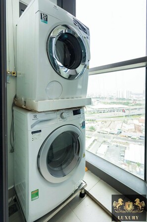 Apartamento de diseño, 2 habitaciones, balcón, vistas a la ciudad | 1 dormitorio, ropa de cama de alta calidad, decoración individual