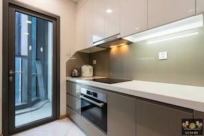 Design Apartment, 2 Bedrooms, Balcony, City View | Private kitchen