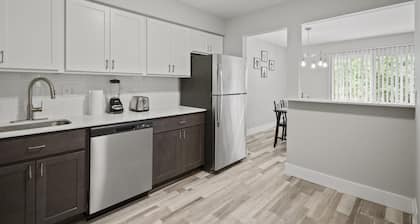 2BR Stay Close to Downtown