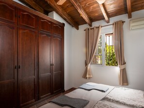 4 Schlafzimmer, Schreibtisch, Internetzugang