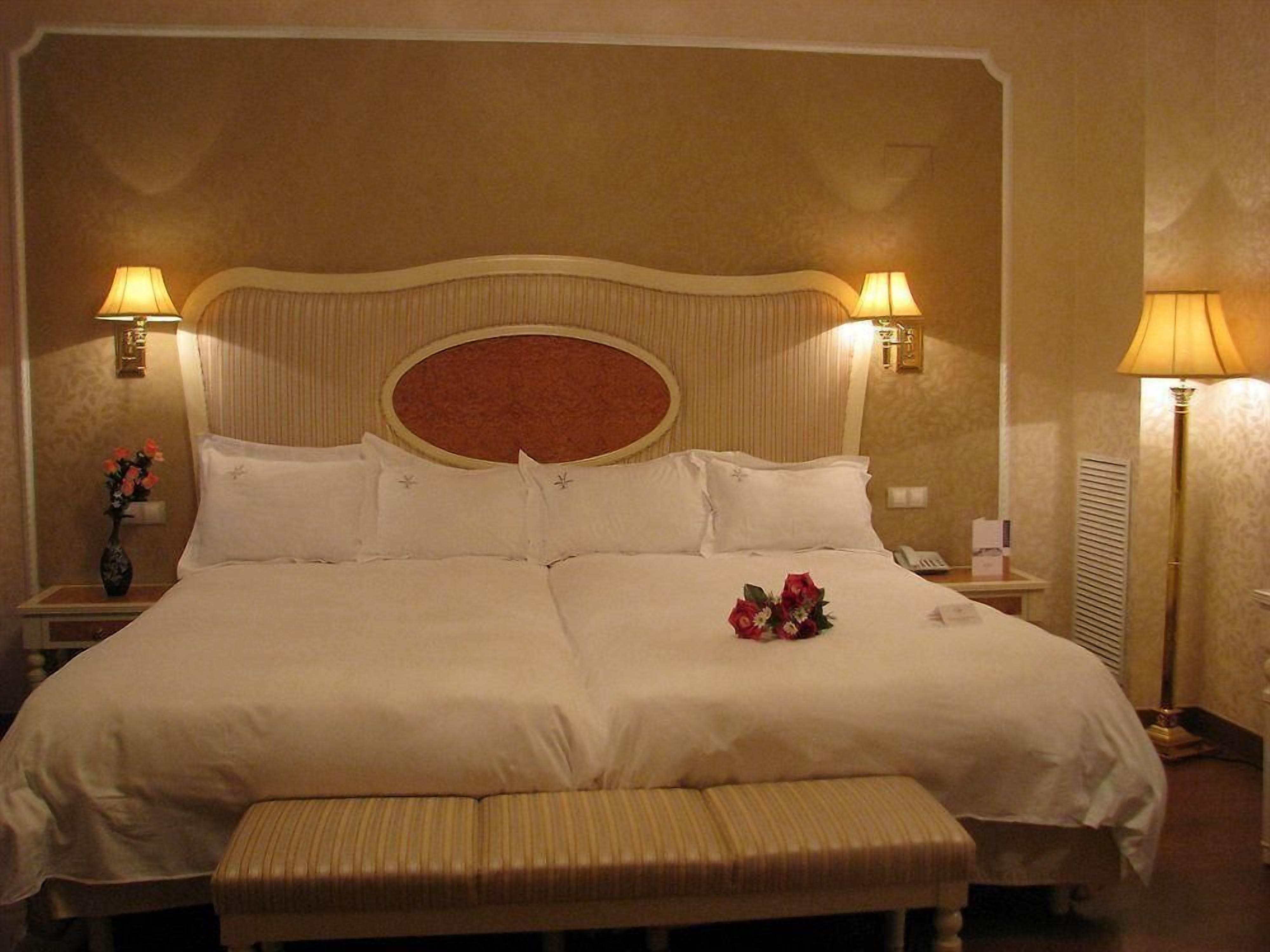 Habitación doble estándar, 1 cama matrimonial | Escritorio, espacio para trabajar con laptop y wifi gratis 