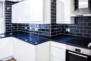 Apartment | Private kitchen - Centrally Located Budget Apartment, 3mins to Tube (London)
