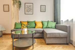 Apartamento conforto, 2 quartos, sacada | 2 quartos, ferros/tábuas de passar roupa, Wi-Fi de cortesia