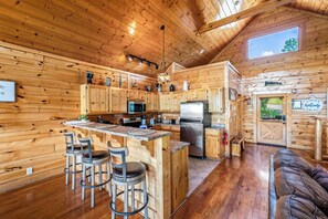 Fridge, microwave, oven, stovetop - Amazing Views - Amazing Location - Guests love it! (Sevierville)