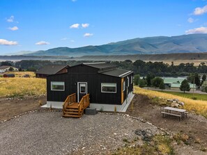 Exterior - One More Cast Cabin -a short walk to the Yellowstone River! (Pray)