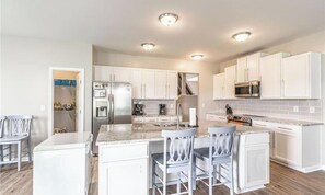 Private kitchen - Spacious 6-bedroom house in charming Spring Lake with WiFi, AC (Spring Lake)