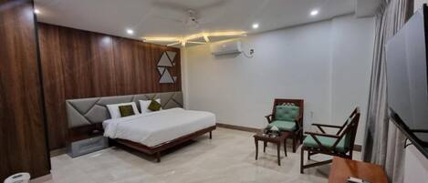 Deluxe-Doppelzimmer | Schallisolierte Zimmer, Bügeleisen/Bügelbrett, kostenloses WLAN