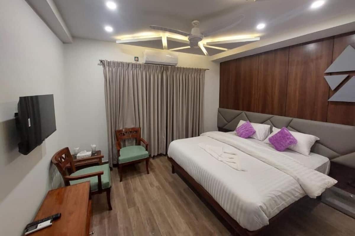 Deluxe Double Room | Soundproofing, iron/ironing board, free WiFi