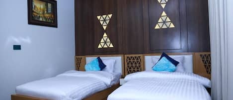 Deluxe Double Room | Soundproofing, iron/ironing board, free WiFi