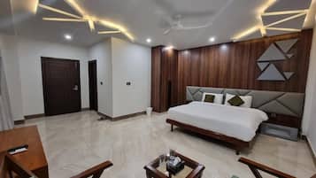 Kamar Double Deluks | Kedap suara, setrika/meja setrika, dan Wi-Fi gratis