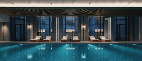 Una piscina cubierta