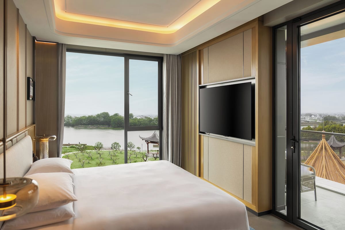 Suite familiar | Artículos del minibar gratis y caja de seguridad en la habitación
