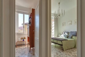 3 bedrooms, iron/ironing board, WiFi, bed sheets - Charming Apartment with Rooftop Terrace and Panoramic Views near Ponte Vecchio (Firenze)