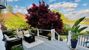 Terrace/patio - Lakefront Retreat with Stunning Pool. Near Ft. Eisenhower, & Augusta National. (Evans)
