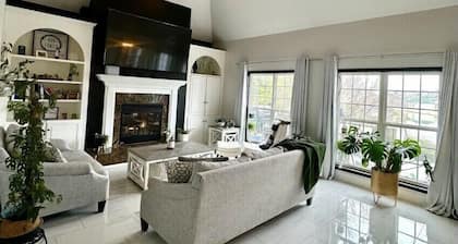 Lakefront Retreat with Stunning Pool. Near Ft. Eisenhower, & Augusta National.