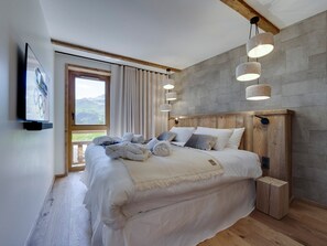 4 makuuhuonetta, ilmainen Wi-Fi, vuodevaatteet