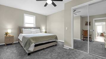 4 bedrooms, iron/ironing board, WiFi, bed sheets