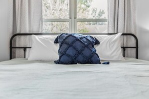 4 bedrooms, desk, iron/ironing board, travel cot