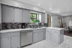 Interior - Our Tulsa Gem Hideaway (Tulsa)