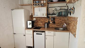 Microwave, dishwasher