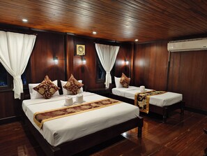 Family Triple Room | Free WiFi - Bouakham Chanthasack Guesthouse (Luang Prabang)