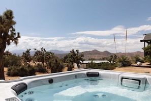 Outdoor spa tub - Modern Mosaics By Homestead Modern (Yucca Valley)