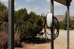 Property grounds - Modern Mosaics By Homestead Modern (Yucca Valley)