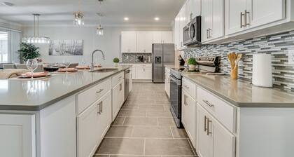 Relax, Play, Swim: Luxe Haines City Home w/ Lanai!