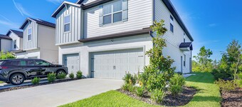 Wesley Chapel End Unit w/ Patio & Nature Views!